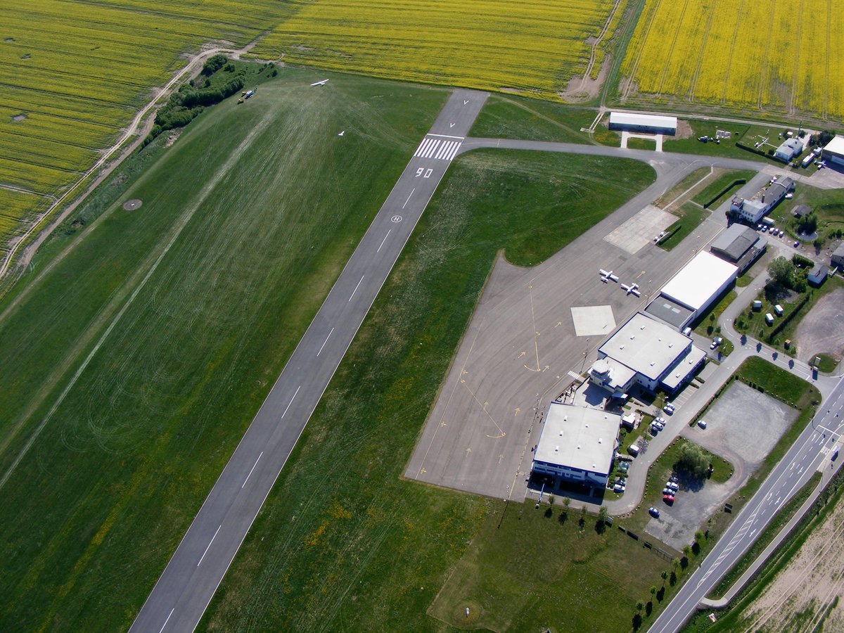 Der Flugplatz Gera Edaj Von Oben Am Mai Staedte Fotos De