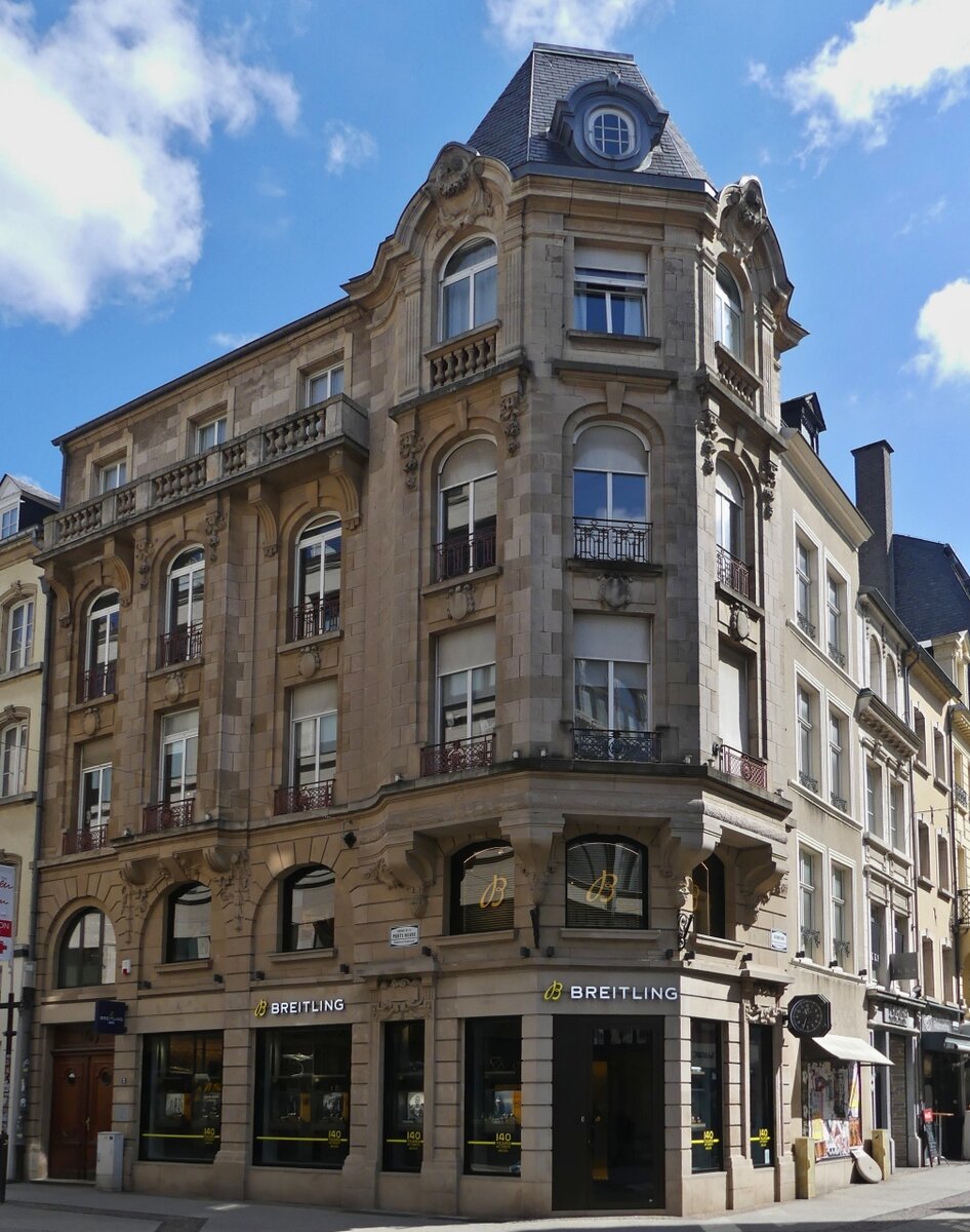 Eckhaus an der Grand rue (Fugngerzone) und der Avenue de la Porte Neuve in der Stadt Luxemburg. 04.2024