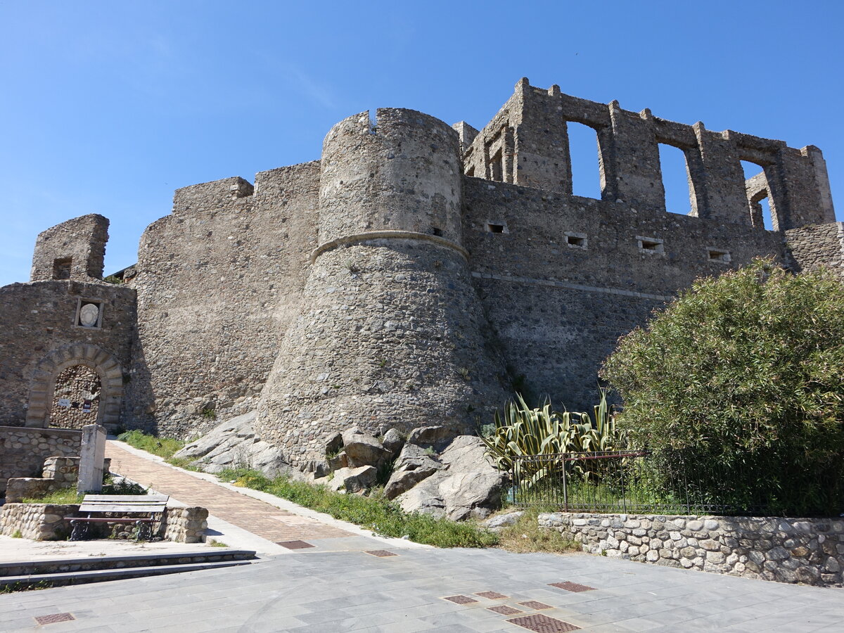 Squillace, Bastion der normannischen Burg, erbaut im 11. Jahrhundert (08.04.2024)