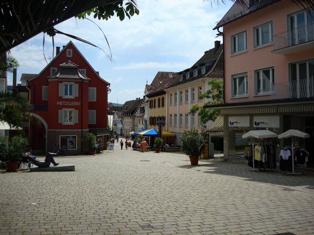 Mllheim im Markgrflerland,
Blick in die Fugngerzone,
Juni 2010