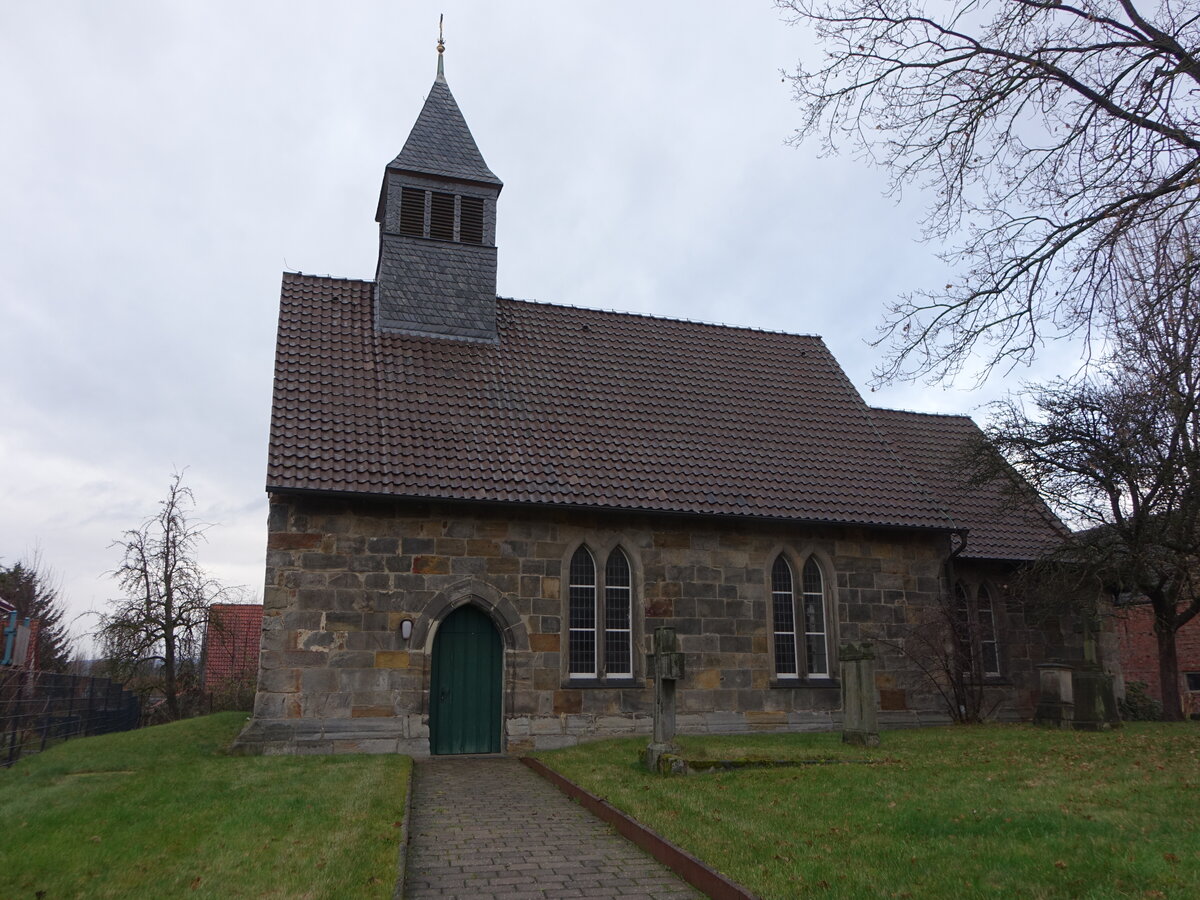 B�ntorf, evangelische St. Jacobi Kirche, erbaut um 1280 aus Sandsteinquaderwerk (06.12.2025)