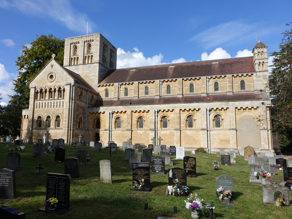 Beccles, kath. Pfarrkirche St. Benet, erbaut von 1900 bis 1908 durch den Architekten Frederick Banham (13.09.2024)