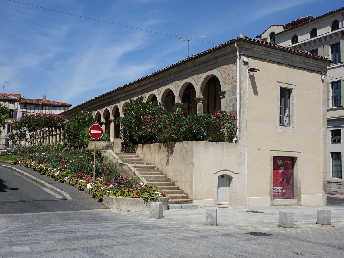 Castres, Arkaden am Place du 8. Mai 1945 (30.07.2018)