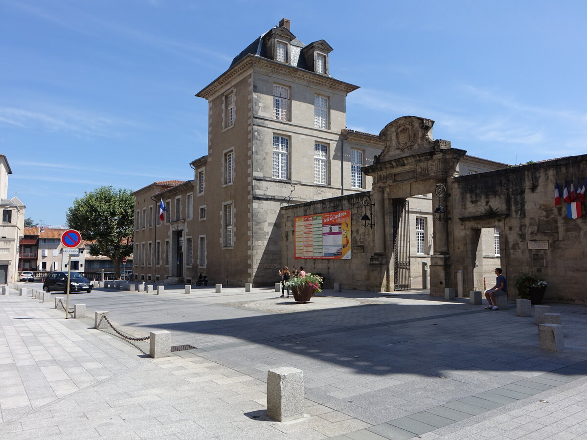 Castres, Rathaus Hotel de Ville in der Rue de Eveche (30.07.2018)