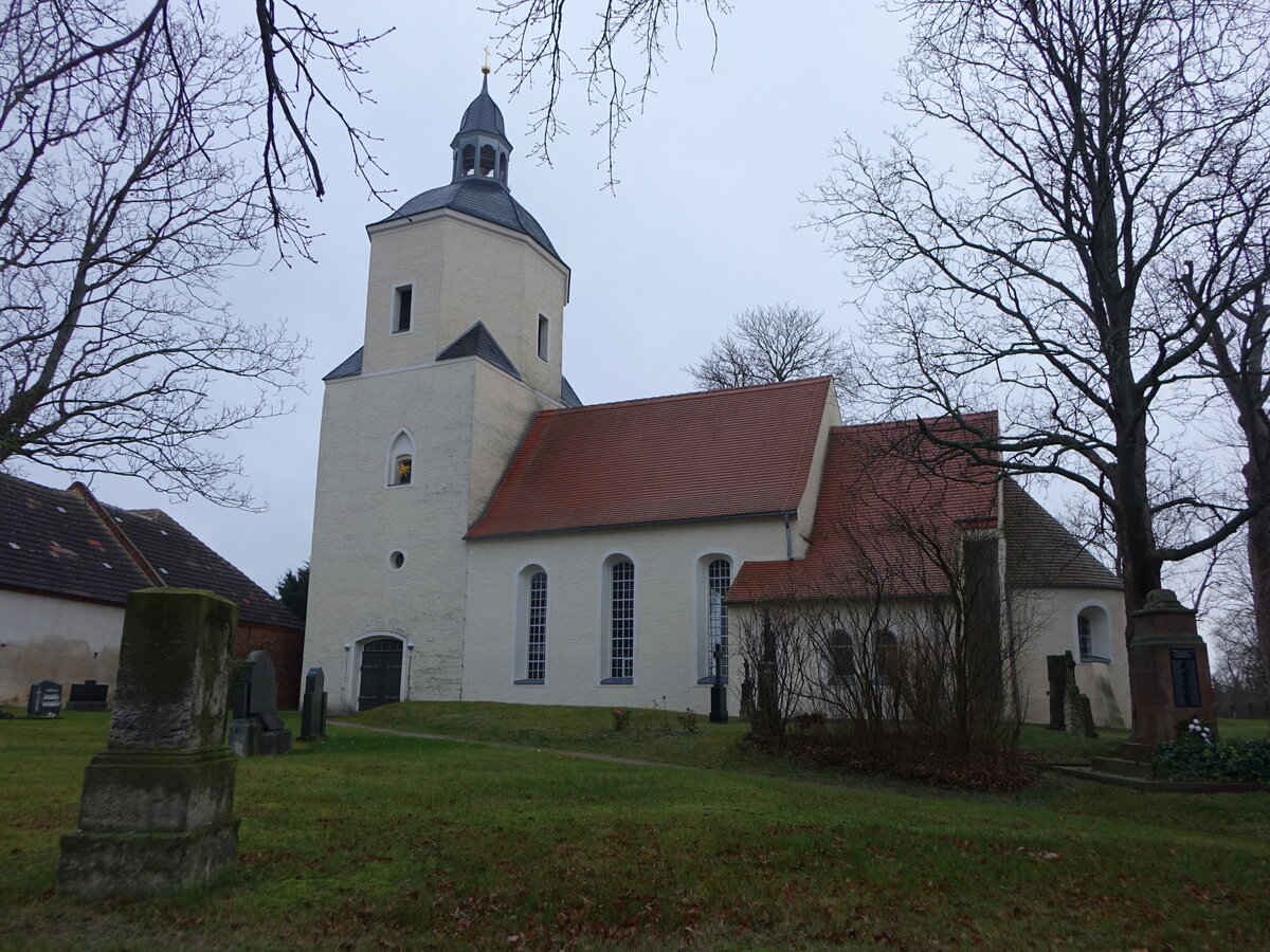 Dautzschen, evangelische Kirche, romanische Saalkirche aus der zweiten Hlfte des 12. Jahrhunderts (16.12.2024)