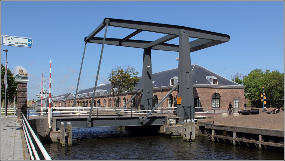 Den Helder. Klappbrücke zur ehemaligen Reichswerft Willemsoord