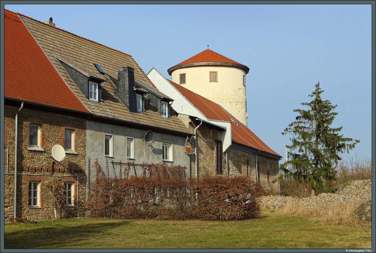 Die Burg Freckleben bestand wahrscheinlich schon im 10. Jahrhundert. Erhalten geblieben ist neben dem Bergfried auch ein Rundturm der ehemaligen Unterburg, der nun als Aussichtsturm und Museum dient. Teile der Burganlage wurden lange Zeit als Dom�ne genutzt und dienen heute Wohnzwecken. (08.03.2026)