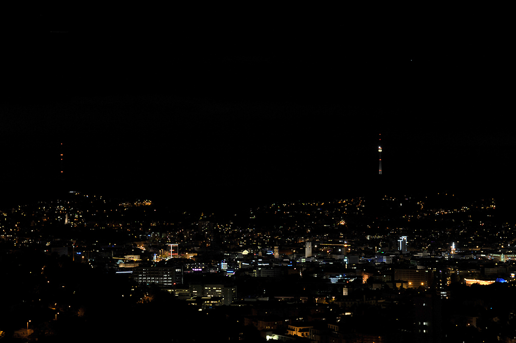 Die Landeshauptstadt Stuttgart und ihr nchtliches Lichtermehr samt Fernsehturm 02.10.2016