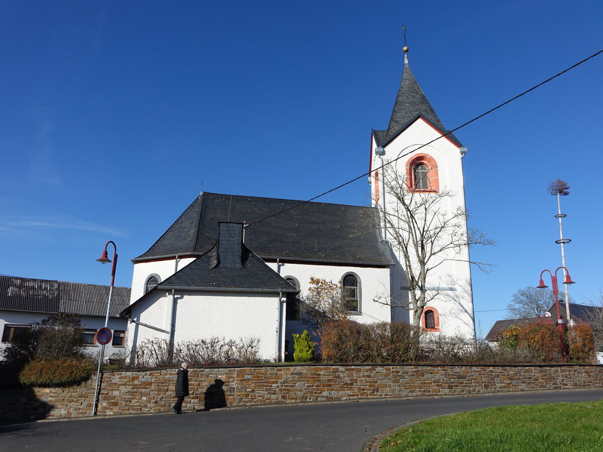 Dohr, Pfarrkirche St. Nikolaus, Saalbau von 1780, Westturm erbaut 1853 (07.11.2025)