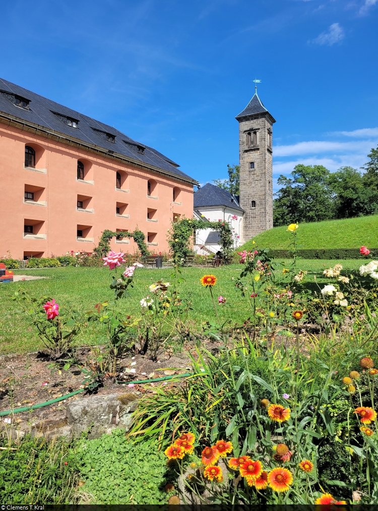 Garnisonskirche und ein Teil der Magdalenenburg auf der Festung Knigstein, eingerahmt von viel Grn.

🕓 17.8.2024 | 14:47 Uhr