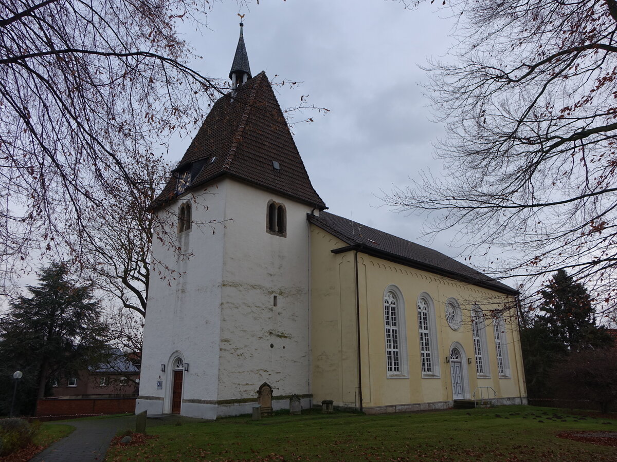 Hachm�hlen, evangelische St. Martin Kirche, erbaut im 13. Jahrhundert, Langschiff erbaut von 1840 bis 1842 (06.12.2025)