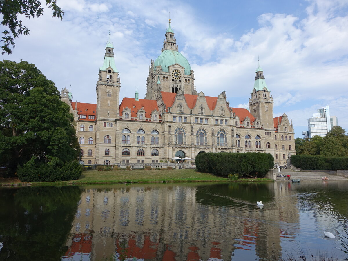 Hannover, neues Rathaus am Platz der Menschenrechte, erbaut von 1901 bis 1913 (20.09.2025)