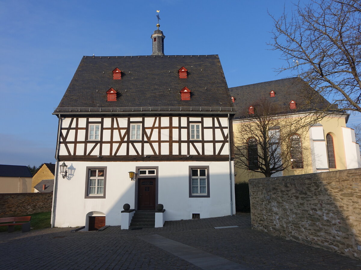 Herschwiesen, historisches Pfarrhaus am Pankratiusring (25.12.2025)