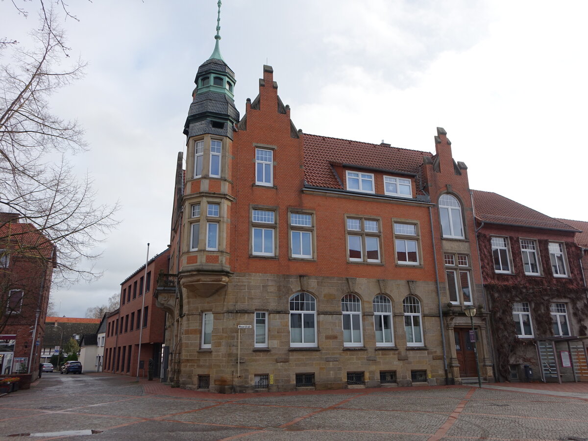 Hessisch Oldendorf, Rathaus am Marktplatz, erbaut 1901 (07.12.2025)