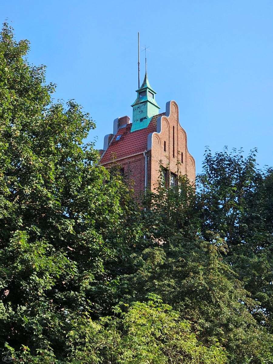 Im Bild der Turm der im Jahr 1928 gebauten Wache 1 der Berufsfeuerwehr Koszalin (Państwowa Straż Pożarna Koszalin Jednostka Ratowniczo-Gaśnicza 1). (September 2024)