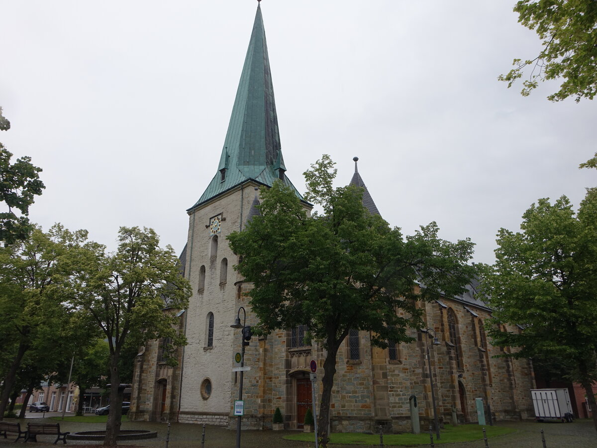 Langenberg, Pfarrkirche St. Lambertus, romanischer Turm 12. Jahrhundert, Langhaus erbaut von 1478 bis 1506 (10.06.2024)