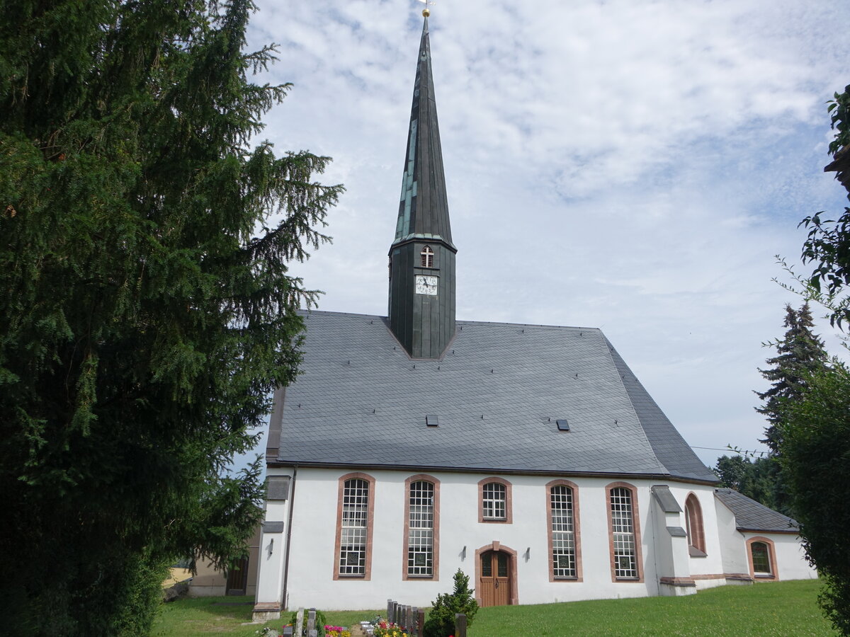 Lastau, evangelische St. Marien Kirche, erbaut im 11. Jahrhundert, Dachreiter von 1378 (12.07.2024)