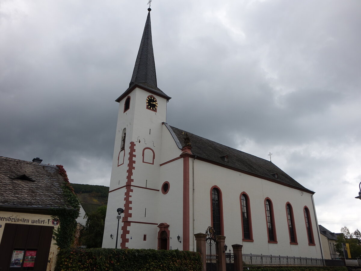 Longuich, Pfarrkirche St. Laurentius, barocke Saalkirche erbaut von 1771 bis 1772 nach Pl�nen von Johannes Seiz (09.10.2025)