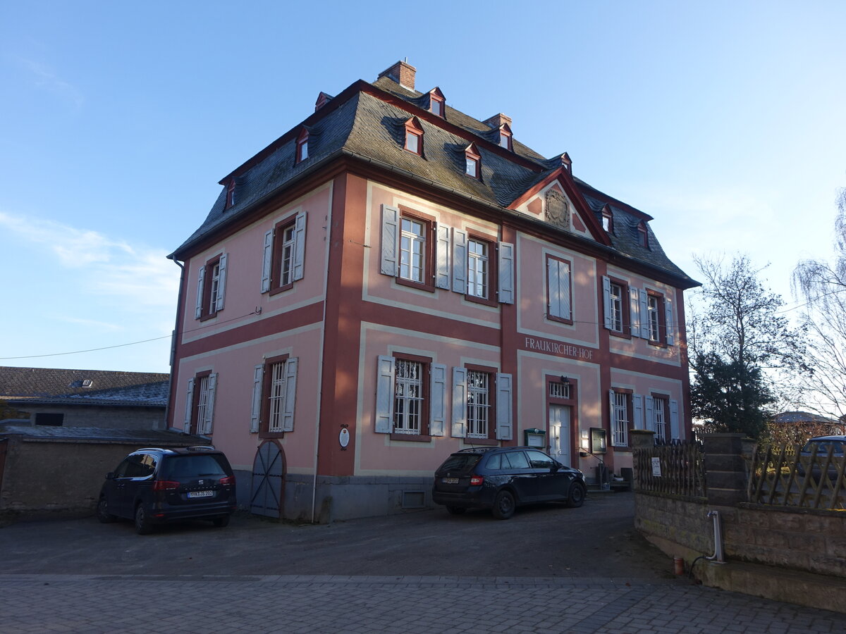 Mendig, Fraukircher Hof, ehem. Wohnhaus des Gutsverwalters der Abtei Maria Laach, erbaut 1765 (26.12.2025)