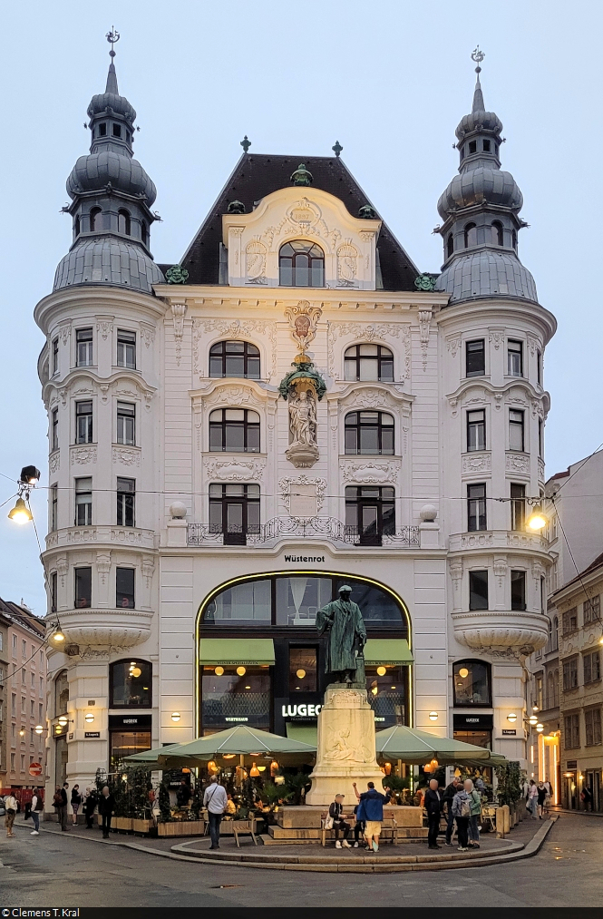 Regensburger Hof in Wien, errichtet 1897 als Nachfolgebau eines alten Gebudes, in dem jahrhundertelang die Regensburger Kaufleute einkehrten. Heute befindet sich hier das fr ihre Schnitzel bekannte Restaurant  Lugeck  der Familie Figlmller.

🕓 9.9.2024 | 19:16 Uhr