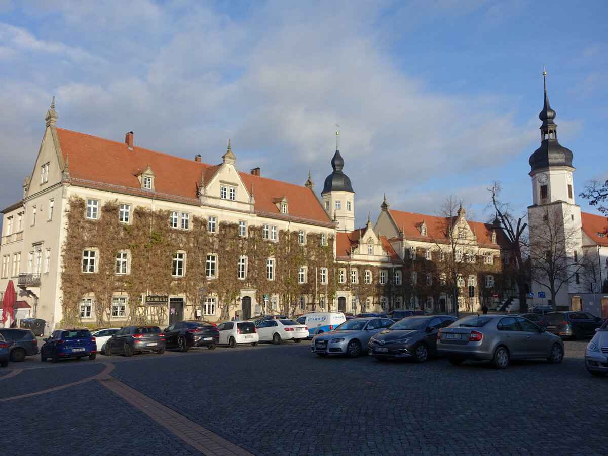 Riesa, Rathaus und St. Marien Kirche am Rathausplatz (17.12.2024)