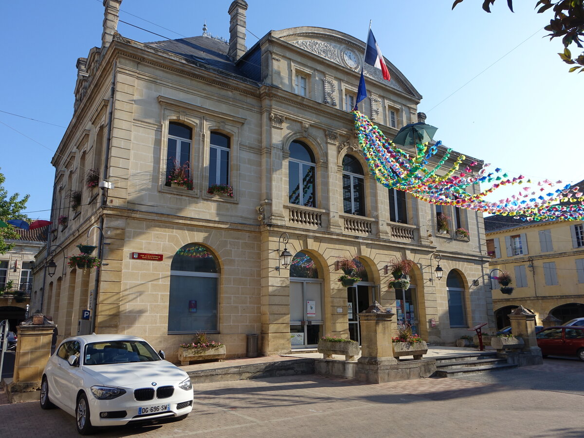 Sainte-Foy-la-Grande, Rathaus am Place Gambetta (24.07.2018)