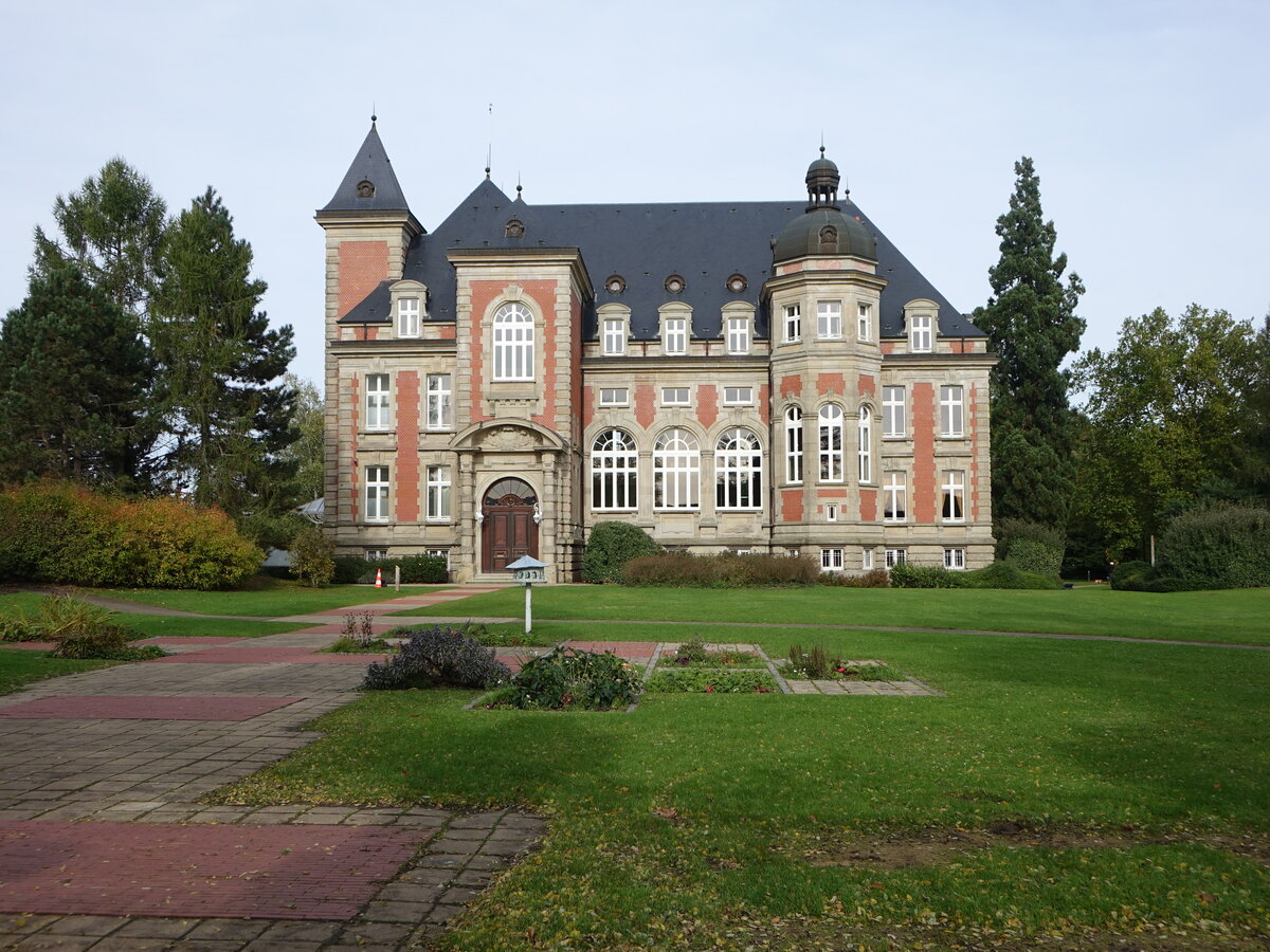 Sarreguemines, Chateau Utzschneider im Stadtteil Neunkirch, erbaut 1906 (13.10.2024)