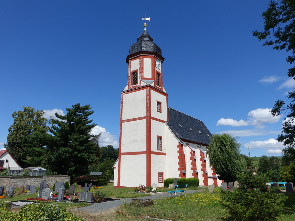 Schrebitz, evangelische St. Wenzel Kirche, sptgotische Saalkirche aus dem 16. Jahrhundert (13.07.2024)