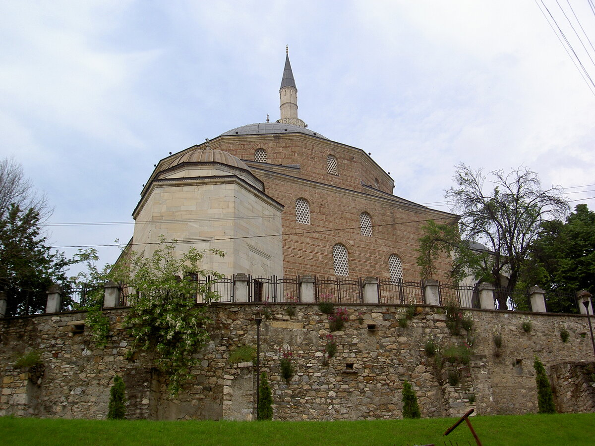 Skopje, Mustafa Pascha Moschee, erbaut 1492 durch Coban Mustafa Pascha (08.05.2014)