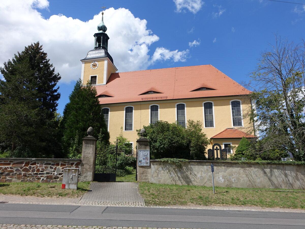 Sornzig, evangelische Martin Luther Kirche, sptbarocke Saalkirche, erbaut 1808 (13.07.2024)