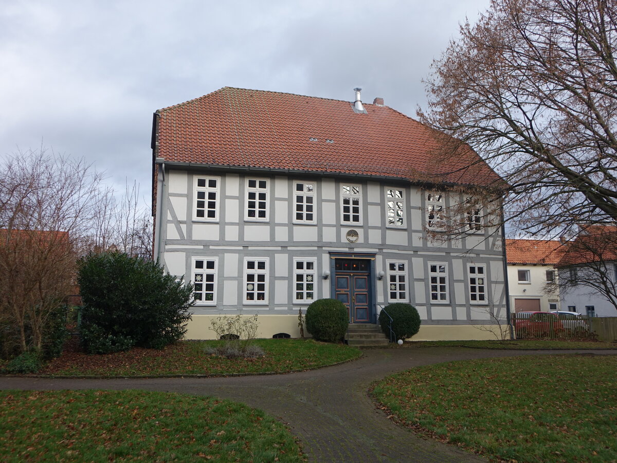 Springe, alte Schule an der Kirche, erbaut 1780 (06.12.2025)