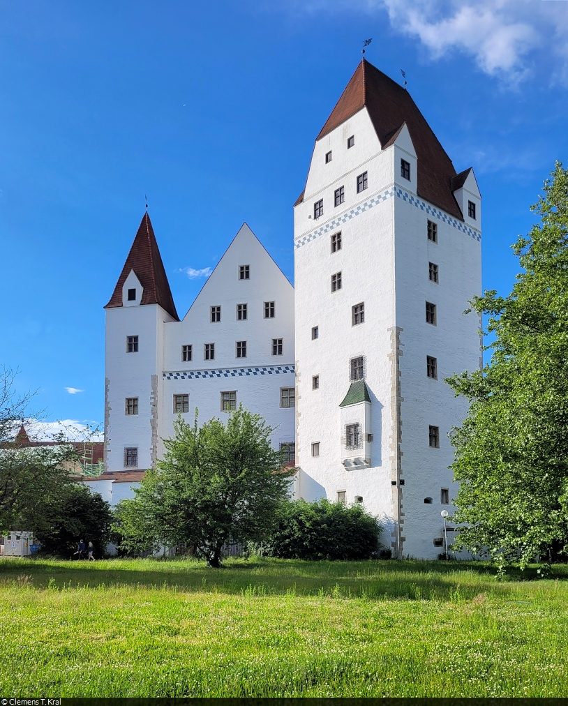 Sdansicht des Neuen Schlosses von Ingolstadt, erbaut im 15. Jahrhundert. Heute befindet sich darin das Bayerische Armeemuseum.

🕓 25.5.2024 | 18:20 Uhr