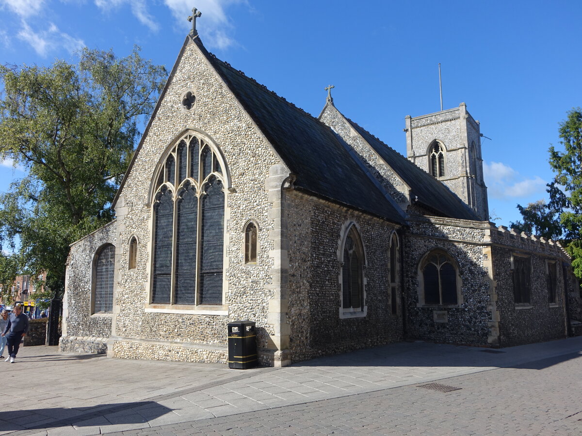 Thetford, Pfarrkirche St. Cuthbert, erbaut im 13. Jahrhundert, Kirchturm erbaut 1852 (12.09.2024)