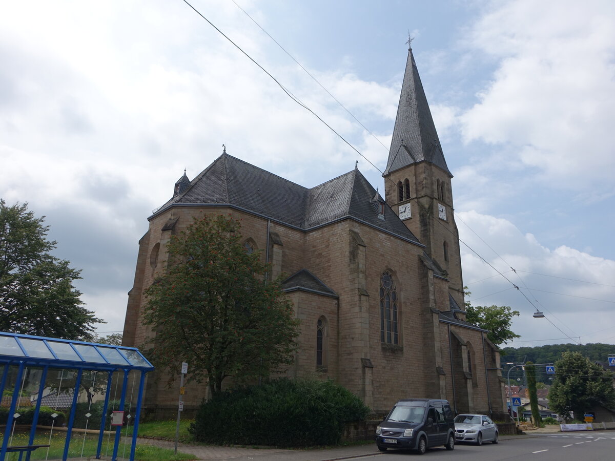 Winterbach, Pfarrkirche Hl. Familie, erbaut von 1905 bis 1906 durch den Architekten Wilhelm Hector (02.08.2024)