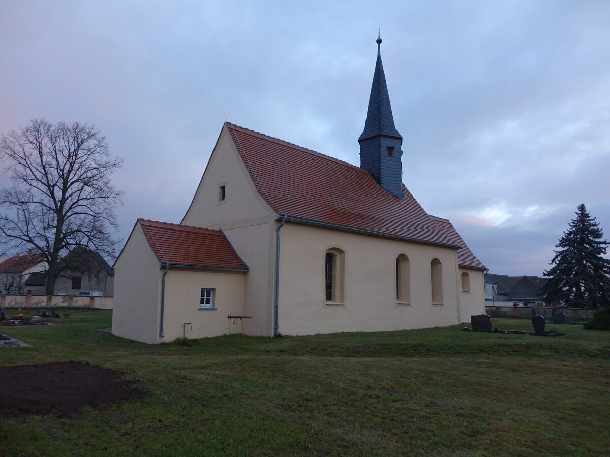 Wllnau, evangelische Kirche, erbaut im 13. Jahrhundert, barock erneuert 1701 (15.12.2024)