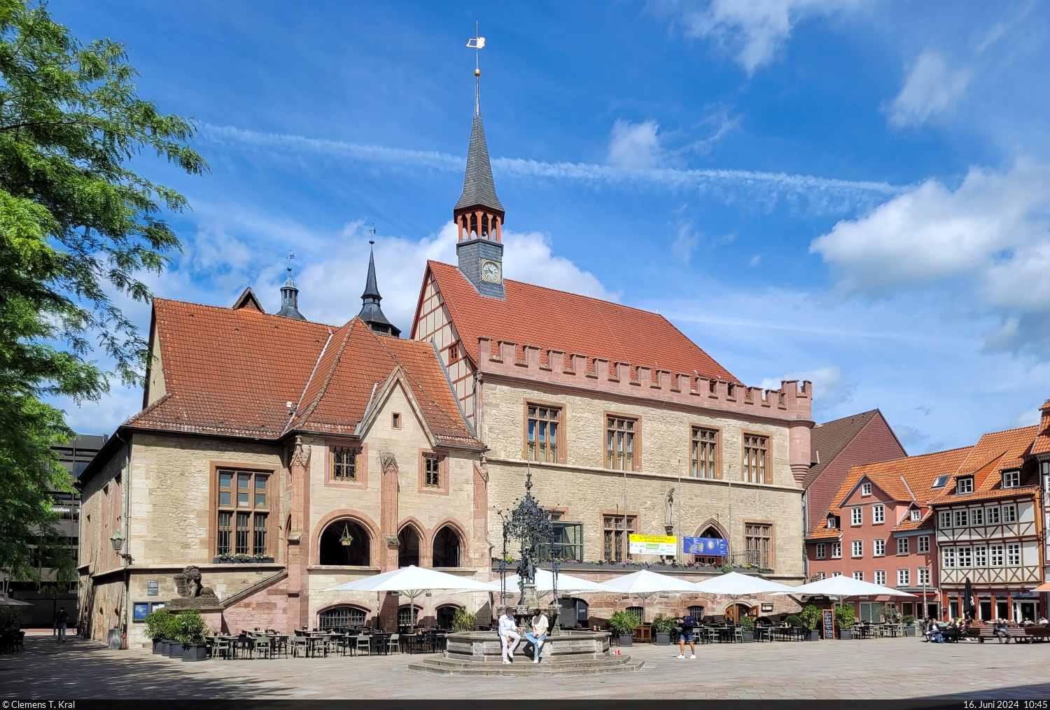 Altes Rathaus von Gttingen mit Gnseliesel-Brunnen.

🕓 16.6.2024 | 10:45 Uhr