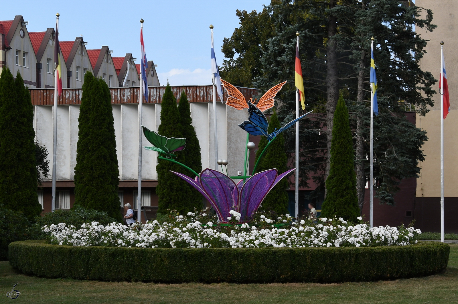 Im Bild der Platz der Partnerstdte, welcher sich im Stadtzentrum von Kolberg (Kołobrzeg) befindet. (September 2024)