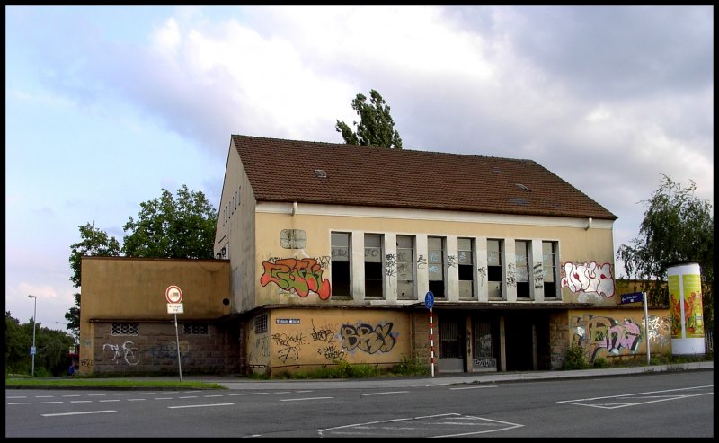 Bahnhofsgebude Duisburg-Bissigheim.