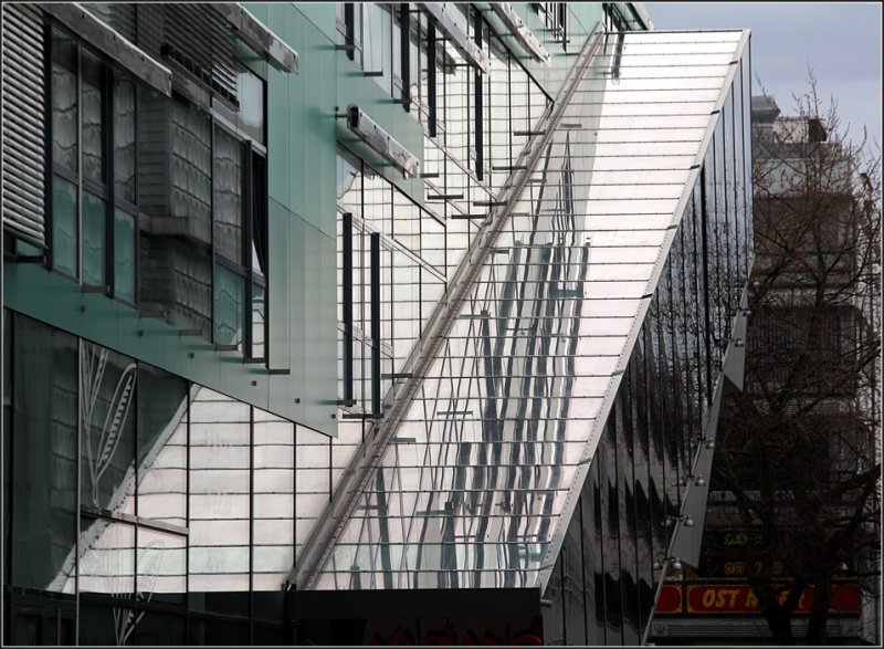 Behnischhaus In Krefeld Die Rolltreppe In Diesem Glasernen Anbau