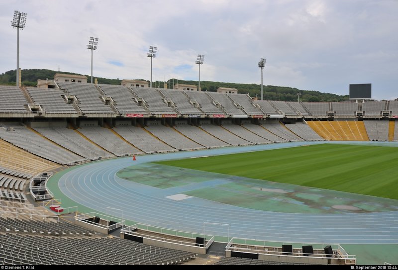 Blick In Das Olympiastadion Barcelona E Estadi Olimpic Lluis Companys Im Jahr 1992 Austragungsort Der Olympischen Sommerspiele Staedte Fotos De