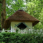 Dieser Gartenpavillon befindet sich auf dem Gelnde des Christiansenpark in Flensburg.