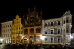 Die historischen Gebude auf der Nordseite am Alten Markt in Stralsund.