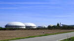 Forchheim, in der Rheinebene n�rdlich vom Kaiserstuhl, Blick auf die Biogasanlage am Ortsrand, Aug.2025