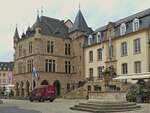 Das historische Gebude „der Denzelt“ mit dem Gemeindehaus, stehen am  Marktplatz in Echternach.