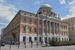Der Palazzo Carciotti, an der Riva Tre Novembre in Triest.