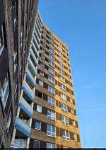 Plattenbauromantik: Dessau steht nicht nur f�r Bauhaus, sondern auch f�r typische DDR-Architektur.