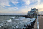 Hafen-Blick in Constanța (RO) mit dem markanten Casino (Cazinoul din Constanța), das noch saniert wird.