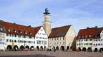 Freudenstadt im Schwarzwald, das Rathaus der ca.25.000 Einwohner z�hlenden Stadt, mit dem 43m hohen Rathausturm, Nov.2025