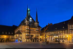 Rathaus von Wernigerode zur Blauen Stunde.