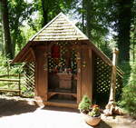 Donaueschingen, die Schlo�parkkapelle, eine Andachtsst�tte im Schlo�park, Aug.2025